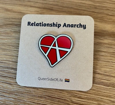 Beziehungsanarchie-Herz Anstecker - Relationship Anarchy Heart Pin -  Polyamorie - Bild 1 von 4