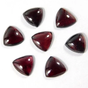 Heyderabadi Garnet 6mm-15mm Cabs, Pack of 5 Pieces Natural Garnet Trillion Cabs. - Imagen 1 de 6