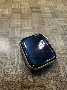 Apple Watch Series 6 40mm (GPS) Aluminium Złoto z różowym paskiem sportowym - Zdjęcie 1 z 4