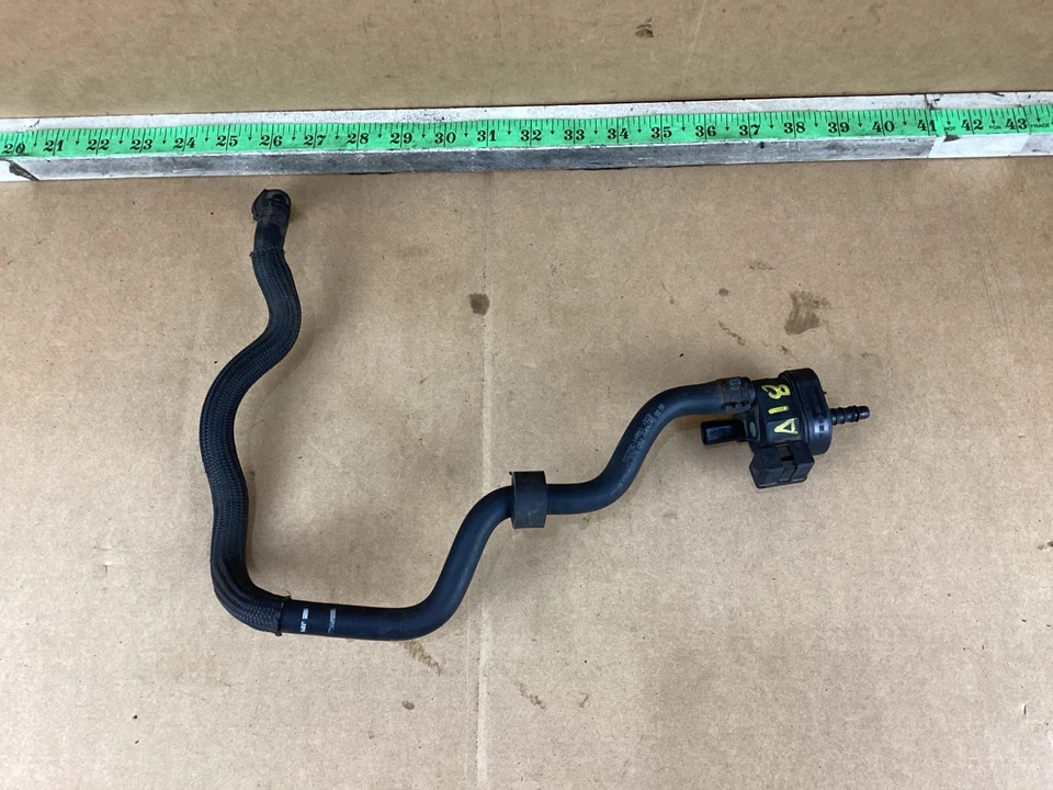 Válvula de purga de bote de vapor Volkswagen Jetta 2010-2015 06H906517 OEM Foto 1 de 4