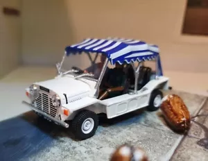 Mini Moke San Monique 007 1:43 Maquette 1964 Miniature James Bond Affichage - Bild 1 von 9