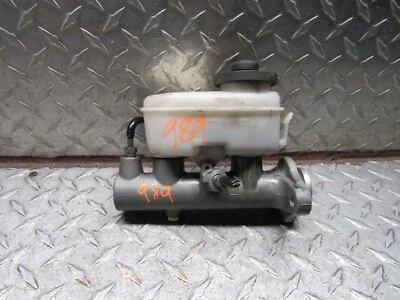 Toyota Camry 2001 cilindro maestro de freno sin control de tracción sin ABS Foto 1 de 4