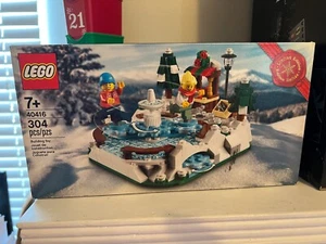LEGO Seasonal: Ice Skating Rink (40416) - Picture 1 of 1