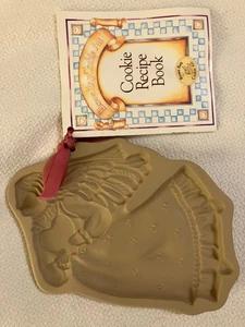 Vintage 1987 braune Tasche Cookie Art Hill Design Engel mit Herz Backform 7" - Bild 1 von 2