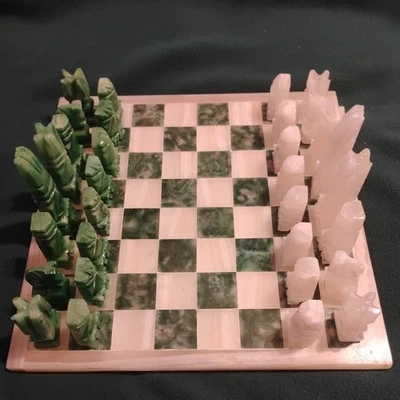 Green & White stone chess set - Image 1 of 4