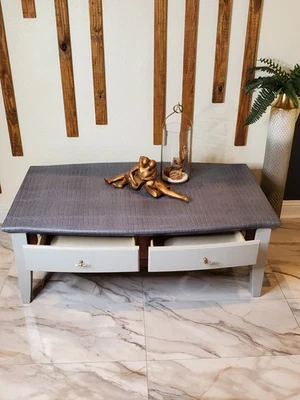 Mesa de centro de madera maciza con almacenaje Foto 1 de 4