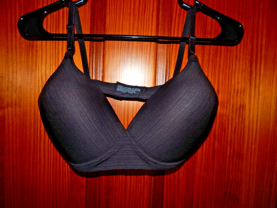 BARELY THERE BLACK BRA, WIRELESS, MEDIUM LINING, SIZE 36 D - Image 1 of 3
