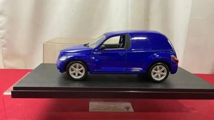 Maisto Chrysler Purple Panel PT Cruise 1:18 Scale Special Edition~w/Display Case - Picture 1 of 3