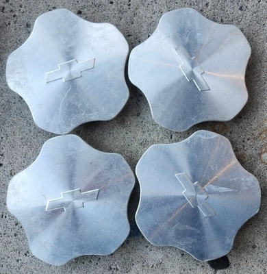 2000-2005 CHEVY MONTE CARLO CENTER CAP PN9592970 - Image 1 of 4