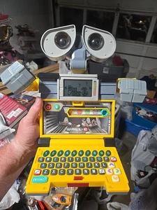 Robot portátil de aprendizaje Pixar Wall-E Vtech amarillo Mattel 2008 funciona muy bien LEER - Imagen 1 de 24