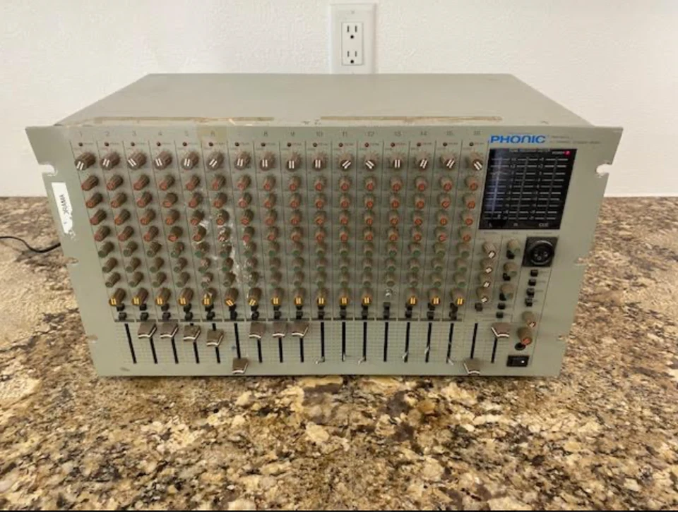 Mezclador en rack Phonic PMX 1600A 16 canales - sin probar/piezas o reparación Foto 1 de 4