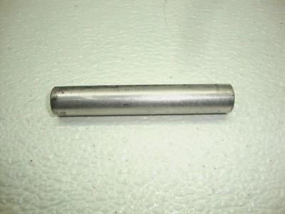 08-20 Suzuki Hayabusa Gsx1300r Gas Tank Bracket Mount Bolt Fuel Cell OEM 2015 - Изображение 1 из 2