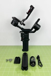 DJI RS 3 Mini stabilisateur de cardan 3 axes - Non activé - Photo 1/3