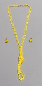 Set collana e orecchini di perline vintage Germania occidentale giallo lungo   - Foto 1 di 10