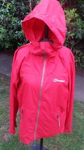 Ladies Red berghaus 100 % Polymide Lightweight Hooded Jacket Size Medium - Picture 1 of 11