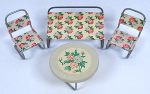 Mesa y sillas de patio litografía de metal de colección años 50 para casa de muñecas rosas JAPÓN - Imagen 1 de 9