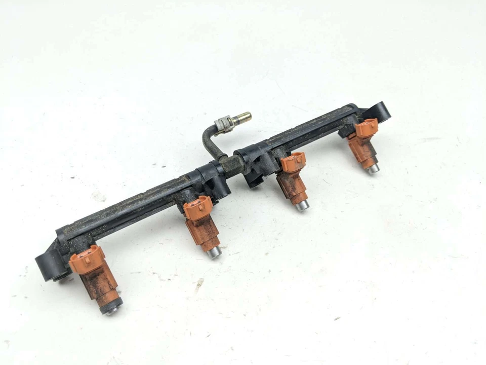 04 05 Inyectores de combustible de gas con riel Suzuki GSXR 600 750 Foto 1 de 4