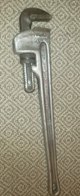 RIDGID Model 824 Aluminum Straight PIPE WRENCH pre-owned 24 IN - Image 1 of 4