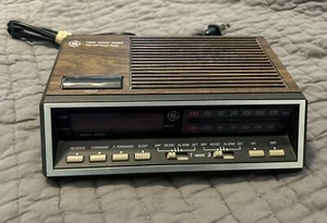 Vintage General Electric GE Model 7-4616B DUAL AM/FM Alarm Clock Radio VGUC - Picture 1 of 2