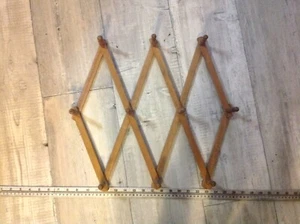 Vintage Wooden 10 Peg Expandable Hanging Rack Accordion Folding Hat Cup Hanger - Picture 1 of 3