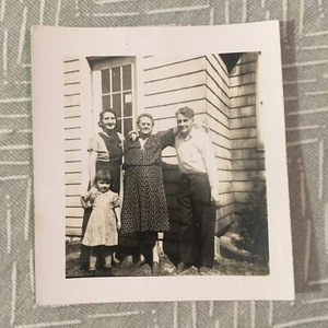 Vintage Foto, schwarz-weiß Familienschnappschuss, Sammelbild Druck - Bild 1 von 4