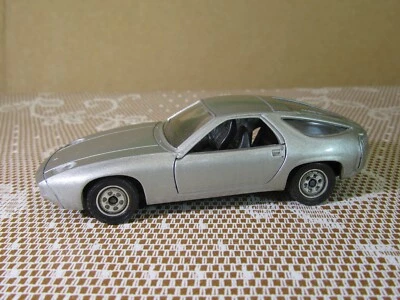 229Z Solido 1336 France Porsche 928 Coupé 1977 Argenté 1:43 - Photo 1/4