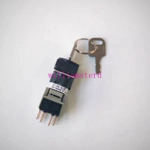 ONE NEW FOR FUJI AH164-SJ3E22A Przełącznik przyciskowy - Zdjęcie 1 z 2