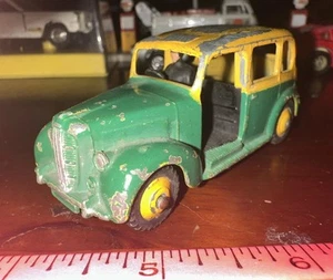 Dinky #254 Austin Taxi, Green & Yellow w/ Driver 1/43 Made In UK 1956-59 Vintage - Picture 1 of 15