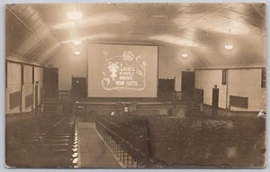 Carte postale photo réelle Montréal Canada RPPC Strand théâtre cinéma - Photo 1/2