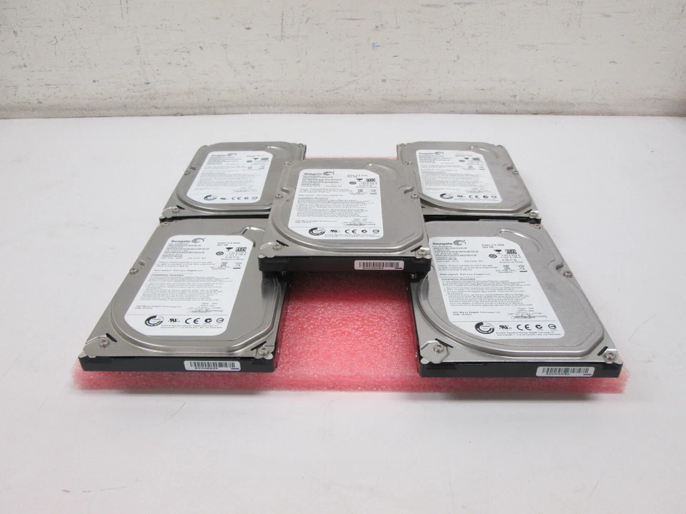 Lot of 5 Seagate Various Model 3.5mm 500GB HDD Thin Drives - Image 1 of 4