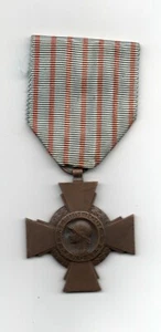 FRANCE Combatant’s Cross "CROIX DU COMBATTANT" military medal, WWI and WWII - Picture 1 of 2
