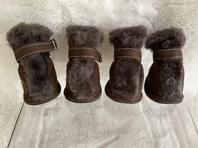 Pet Life Paw Wear con gamuza marrón aislante y piel sintética talla mediana Foto 1 de 4