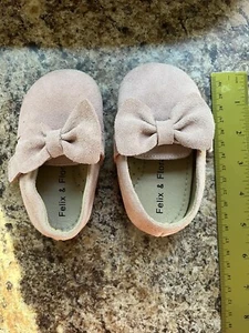 Felix and Flora Toddler/ Baby  Girls Size 13 Dusty Pink Suede Mocc Shoes Slip On - Picture 1 of 5