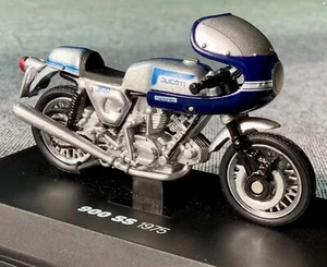1:32 NEW RAY DUCATI 900 SS 1975 MUSEO DUCATI COLLECTION - Foto 1 di 12