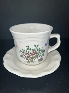 Vtg 6 Sets Pfaltzgraff Apple Valley Stoneware Coffee Cups & Saucers Rabbit - Picture 1 of 7