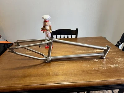 Cuadro BMX Total Titanium Killabee 20.7 TOTALMENTE NUEVO se envía desde los EE. UU. Foto 1 de 4