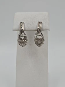 Orecchini a forma di cuore in argento sterling e diamanti - Foto 1 di 5