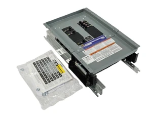 Interior cuadrado D 30A NQ con pegatina sísmica e interruptores QOB monofásicos 120/240V - Imagen 1 de 6