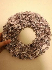 CHRISTMAS WREATH - SILVER PURPLE GLITTERED FLOWER - CHRISTMAS DECORATION - 26CM - Picture 1 of 2