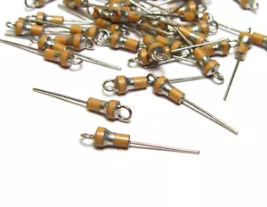 20x Condensador Cerámico Ejecución, 3mm, 47pF / 400V, Base Soldadura, Reedición - Imagen 1 de 2