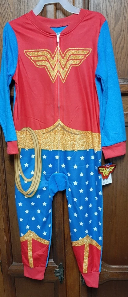 DC Comics Little Girls' Wonder Woman Blanket Sleeper Pajama Size 4/5