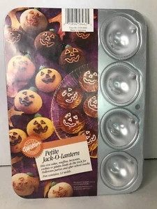 Vintage Wilton 12 Mold Baking Pan Petite Jack O Lantern Pumpkin - Picture 1 of 2