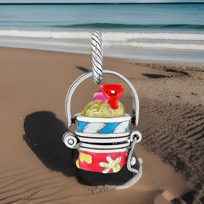 Брайтон пляж ведро на петлях подвеска новый без ЯРЛЫКОВ список $32 редкая находка! - Изображение 1 из 3