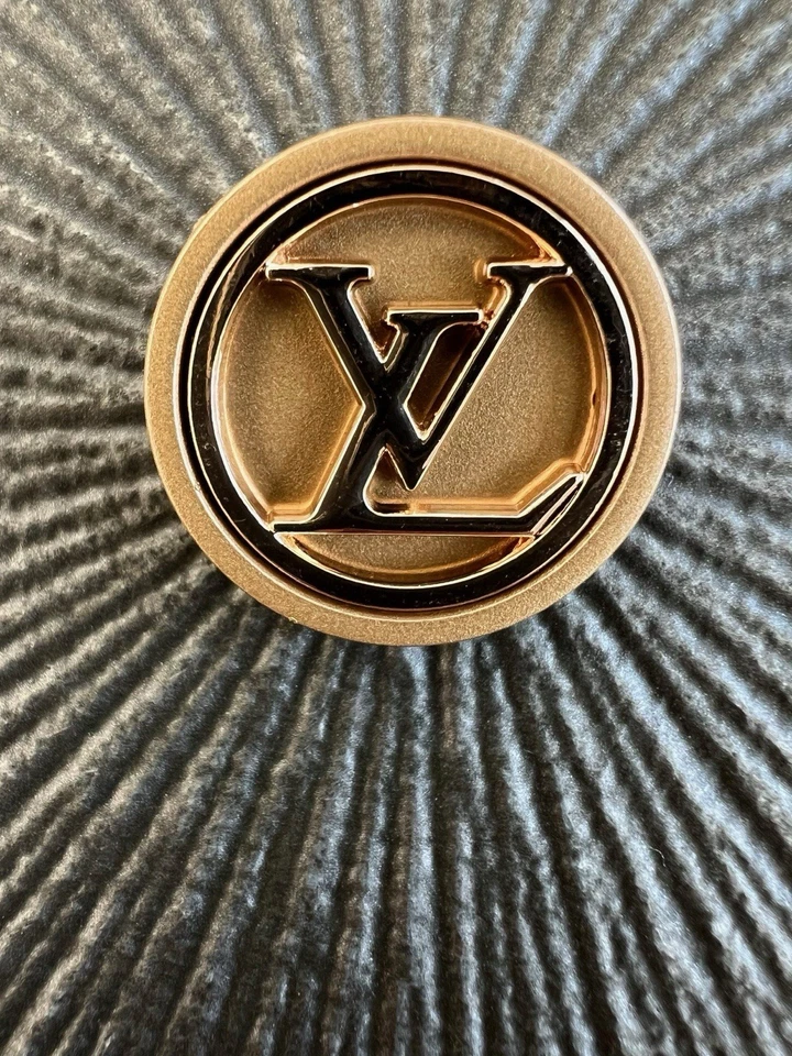 LV Metal Button 23mm - Image 1 of 1