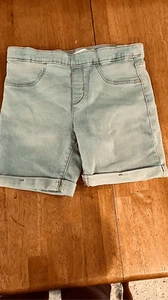 LEVIS GIRLFRIEND JEAN SHORTS GIRLS YOUTH SIZE 12 - Picture 1 of 8