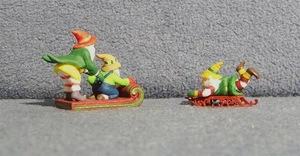 DEPT 56 - Testen der Spielzeuge - Nordpol-Serie - 56057 - 2er-Set - EUC  - Bild 1 von 3