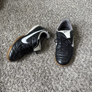 Nike Tiempo Natural Indoor Soccer Shoes Sneakers Leather 310061-011 US 7 - Picture 1 of 10