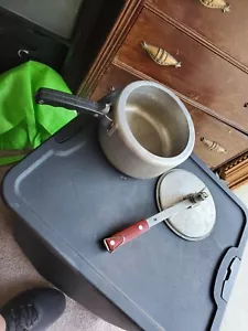 Vintage Universal Pressure Cooker PC 2340 Landers Frary Clark Aluminum Cookware - Picture 1 of 8