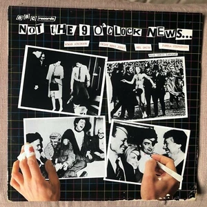NOT THE 9 O'CLOCK NEWS VG(sleeve) / EX VINYL LP / First Pressing 1980 - Imagen 1 de 11