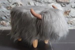 Reposapiés de diseño animal Highland reposapiés de vaca taburete grande de madera para adultos y niños - Imagen 1 de 25